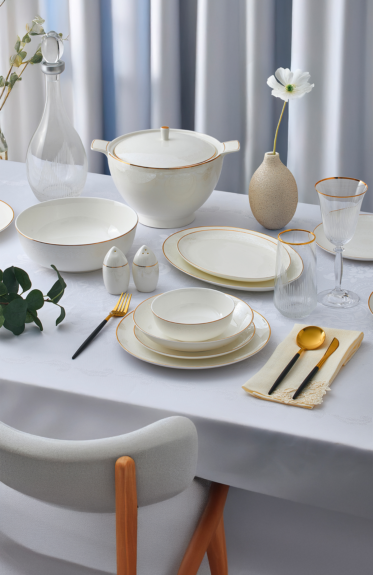 Gallery Crystal mağazalarında 500 Paracık'ın 5.000 TL ve üzeri alışverişlerinde 500 TL, 10.000 TL ve üzeri alışverişlerinde 1.000 TL değerinde.1.000 TL değerinde -1