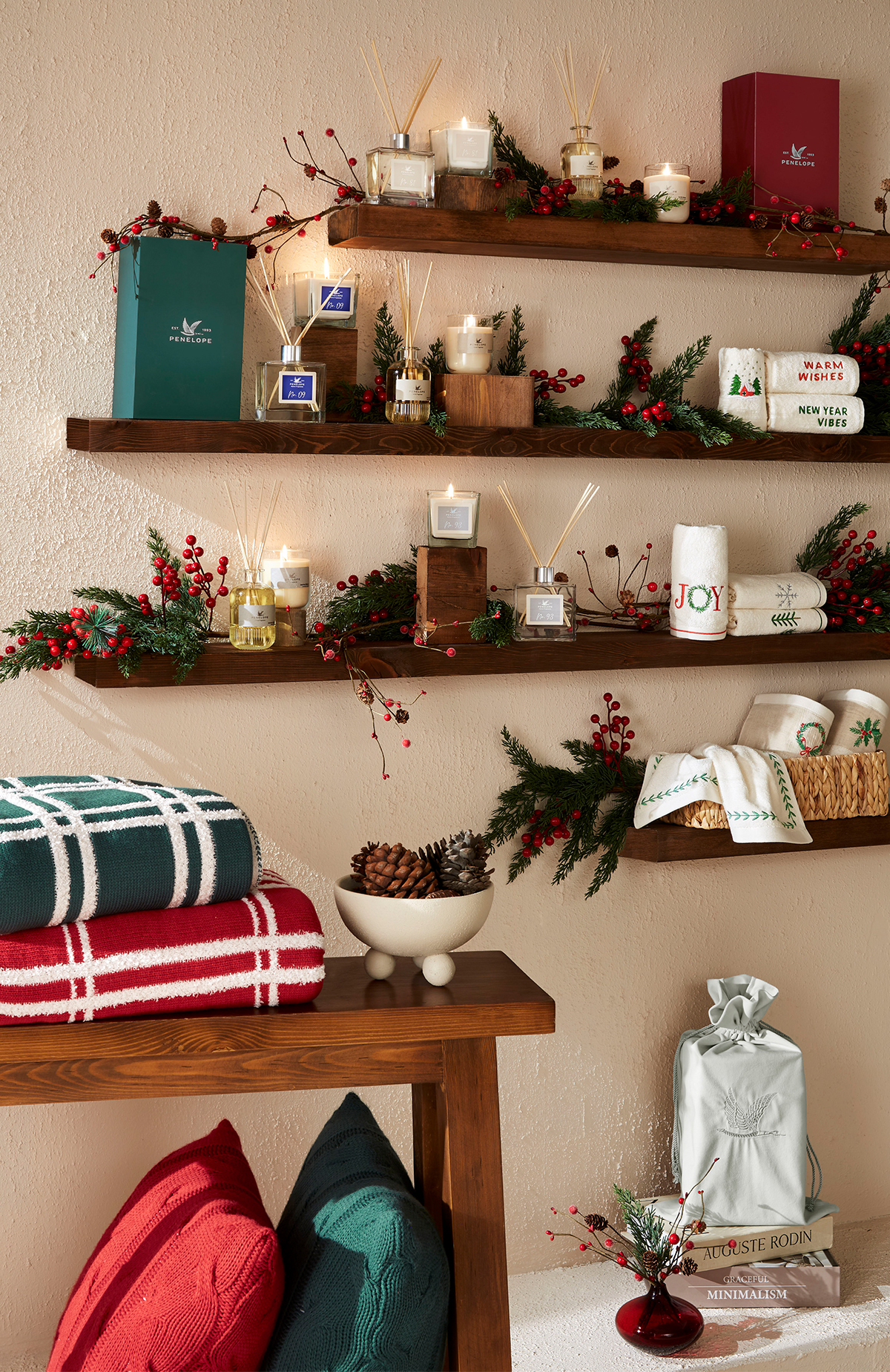 Penelope mağazalarında ve websitesinde 200 Hediye Paracık'ın, 2.000 TL ve üzeri alışverişinde 200 TL, 5.000 TL ve üzeri alışverişinde 500 TL, 10.000 TL ve üzeri alışverişinde 1.000 TL, 15.000 TL ve üzeri alışverişinde 1.500 TL değerinde.1.500 TL değerinde -3