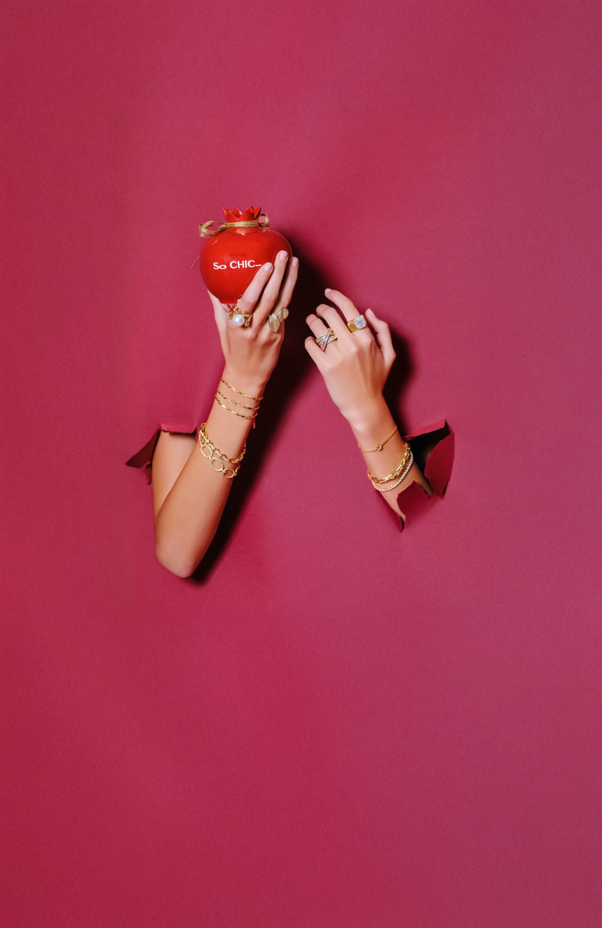 So Chic mağazalarında 600 Hediye Paracık'ın, 2.000 TL ve üzeri alışverişinde 600 TL 4.000 TL ve üzeri alışverişinde 1.200 TL , 6.000 TL ve üzeri alışverişinde 1.800 TL, 8.000 TL ve üzeri alışverişlerinde 2.400 TL, 10.000 ve üzerinde 3.000 TL değerinde.3.000 TL değerinde -1