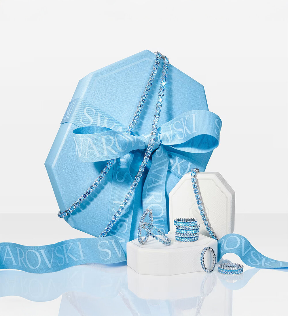 Kristal Kutu'da yapacağın Swarovski alışverişinde cebindeki 400 Hediye Paracık'la 5.000 TL ve üzeri alışverişlerinde 400 TL, 10.000 TL ve üzerine 1.000 TL daha az öde.1.000 TL daha az öde -8