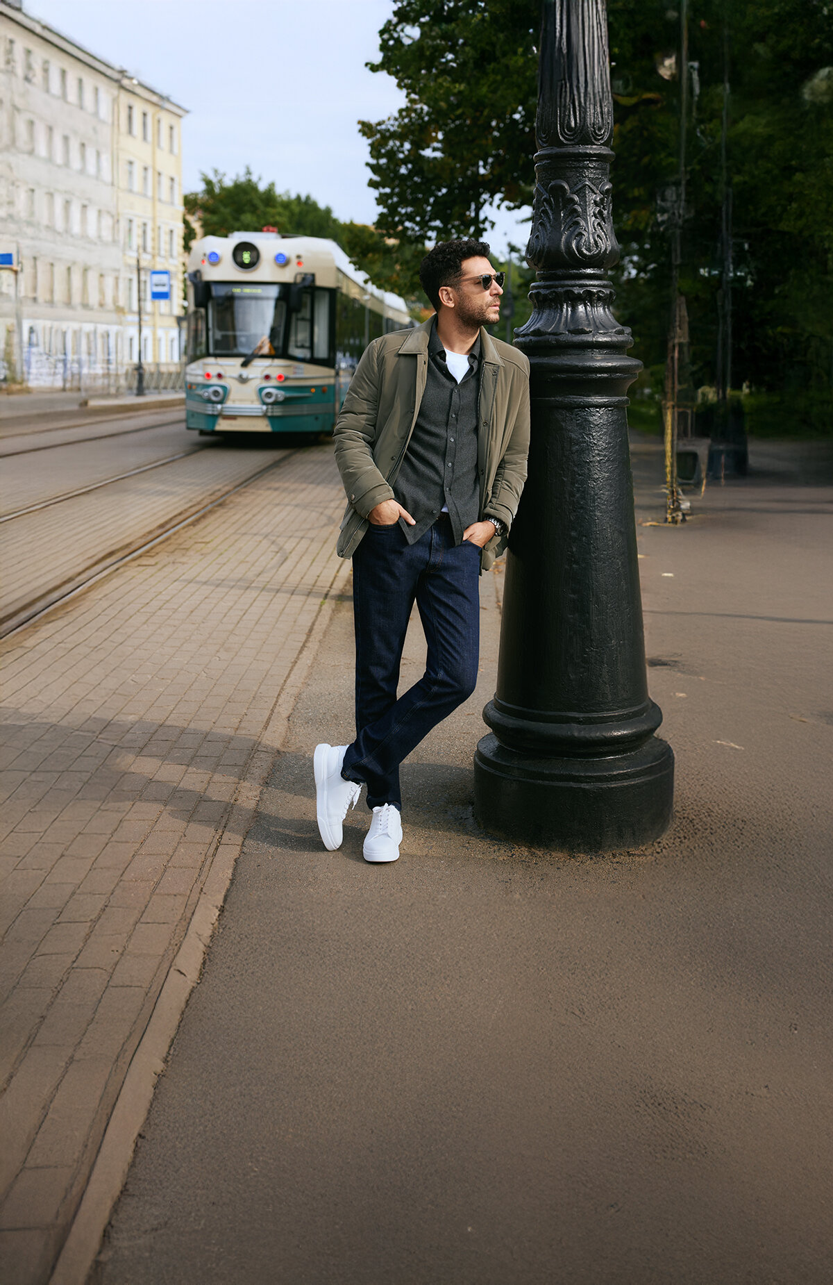 Süvari mağazalarında cebindeki 250 Hediye Paracık'la 3.500 TL ve üzeri alışverişlerinde 250 TL, 7.000 TL ve üzerine 750 TL, 10.000 TL ve üzerine 1.500 TL, 15.000 TL ve üzerinde 2.500 TL daha az öde.2.500 TL daha az öde -2